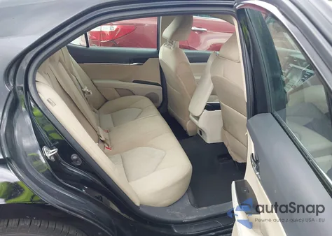 2020 Toyota Camry Le z USA, uszkodzony, nr VIN 4T1C11AK1LU887746